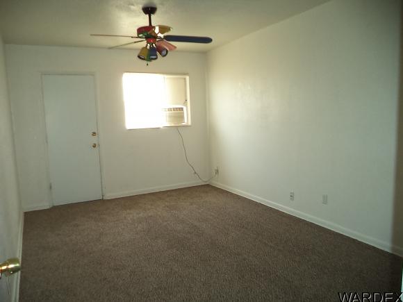 889 Harbor Dr, Bullhead City, AZ 86442