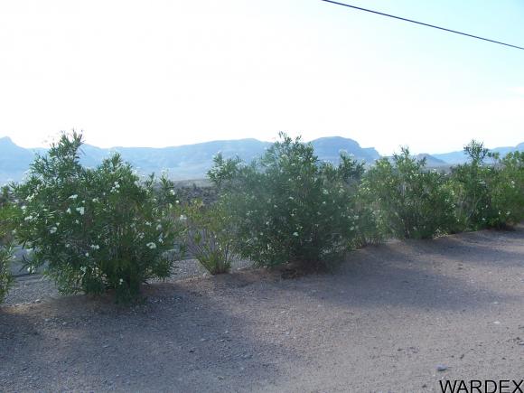 31 Middle Point Dr, Meadview, AZ 86444