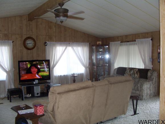 31 Middle Point Dr, Meadview, AZ 86444