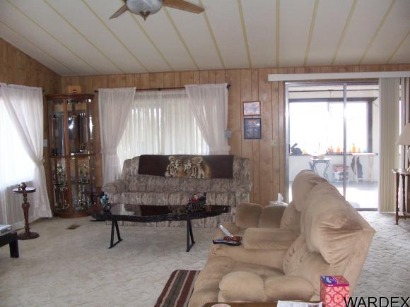 31 Middle Point Dr, Meadview, AZ 86444
