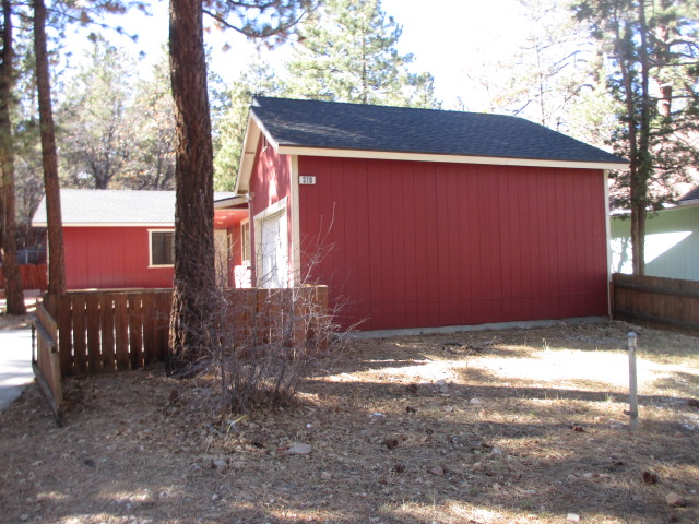 318 Maple LnSugarloaf, CA, 86021San Bernardino County