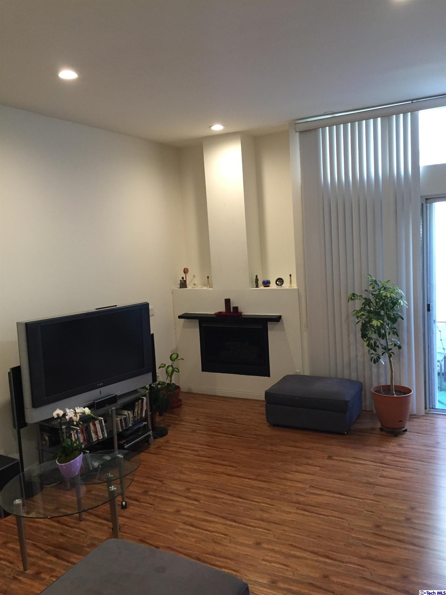 4845 Elmwood Avenue, Los Angeles , CA 90004