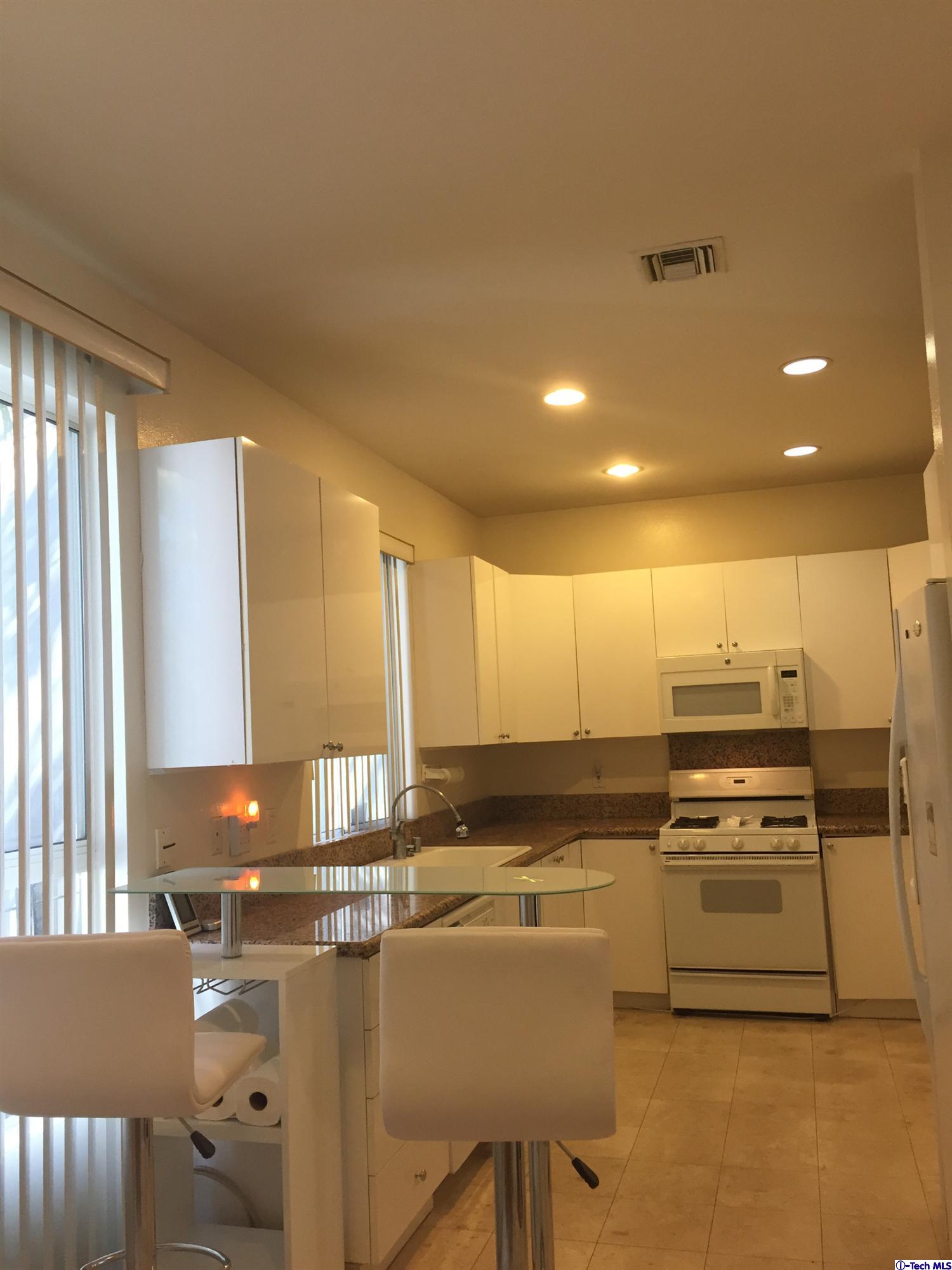 4845 Elmwood Avenue, Los Angeles , CA 90004