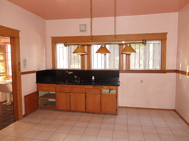 2633 Halldale AveLos Angeles, CA, 90018Los Angeles County