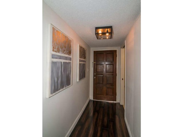 1890 South Cochran Avenue, Los Angeles, CA 90019