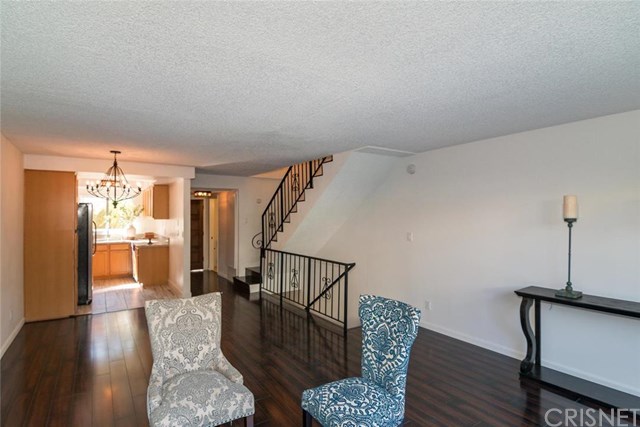 1890 South Cochran Avenue, Los Angeles, CA 90019