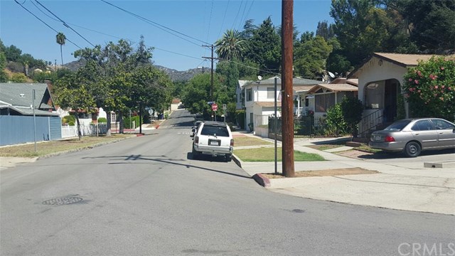 4851 La Roda Avenue, Los Angeles, CA 90041