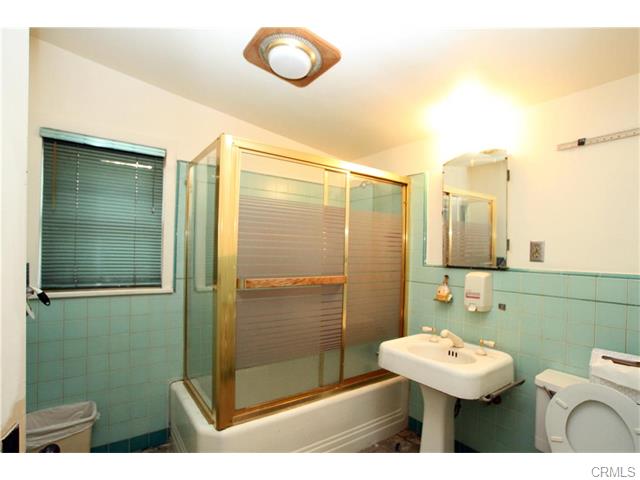 2329 Laverna Ave, Los Angeles, United States 90041
