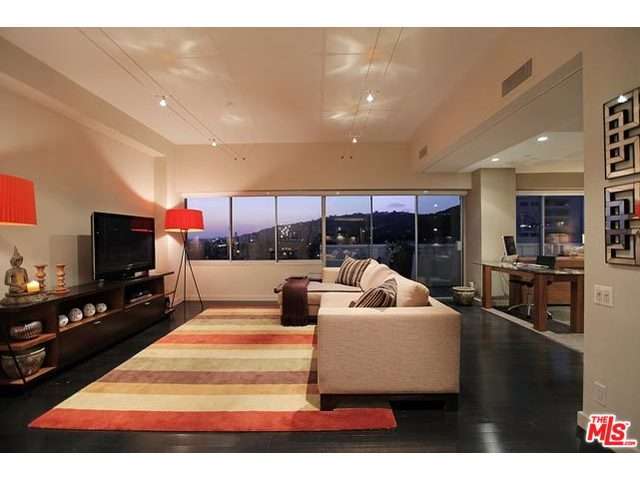 7135 Hollywood, Los Angeles, United States 90046