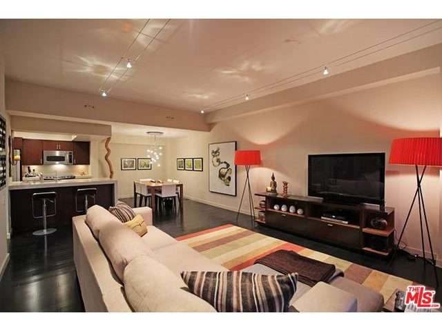 7135 Hollywood, Los Angeles, United States 90046