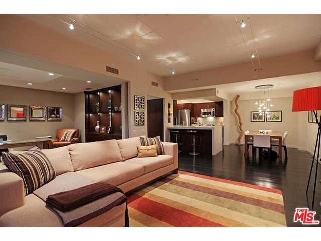 7135 Hollywood, Los Angeles, United States 90046