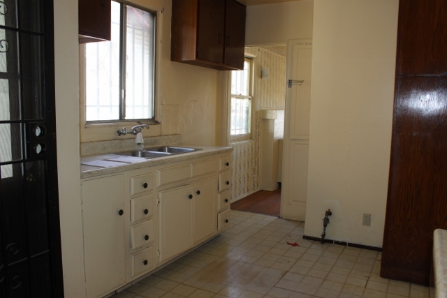 1423-1425 W 65th StLos Angeles, CA, 90047Los Angeles County