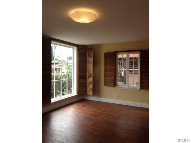 207 S. BENTON WAY, Los Angeles, United States 90057