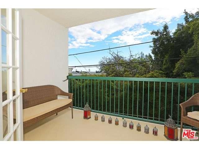 8550HOLLOWAY Drive, West Hollywood, CA 90069