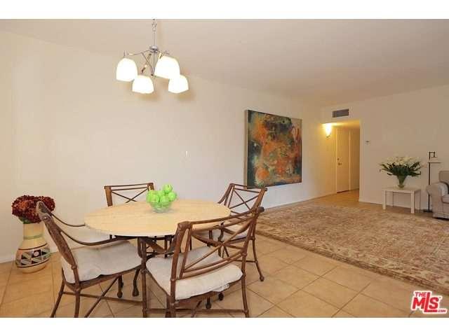 8550HOLLOWAY Drive, West Hollywood, CA 90069