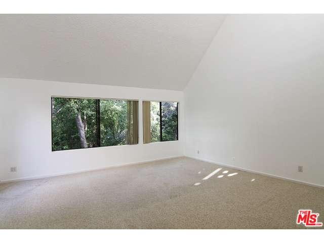 950 North KINGS Road, West Hollywood, CA 90069