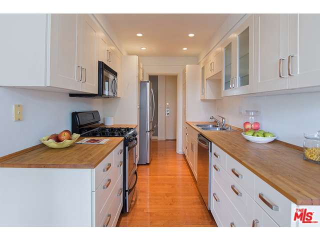 1010 N Kings Rd, West Hollywood, United States 90069