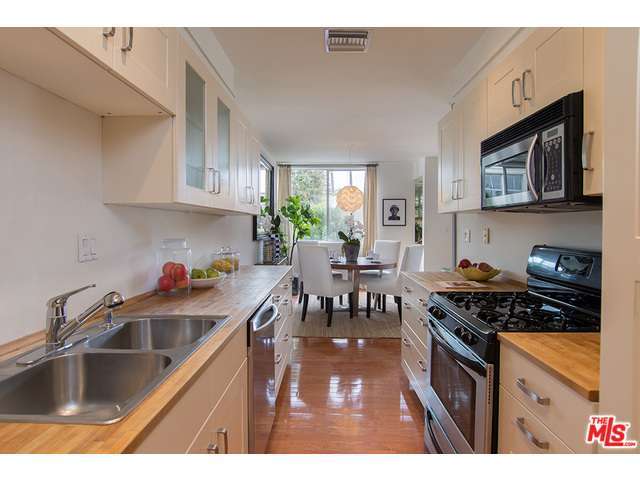 1010 N Kings Rd, West Hollywood, United States 90069