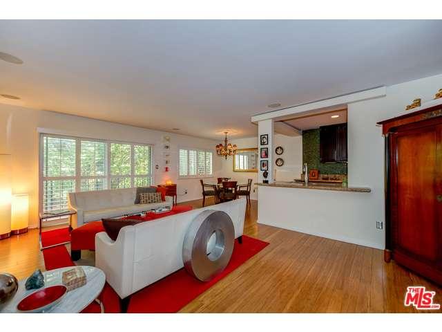 1045 North KINGS Road, West Hollywood, CA 90069