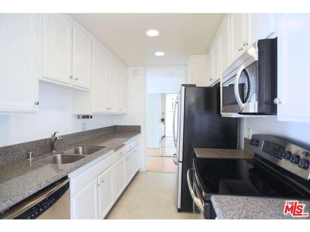8535 West WEST KNOLL Drive, West Hollywood, CA 90069