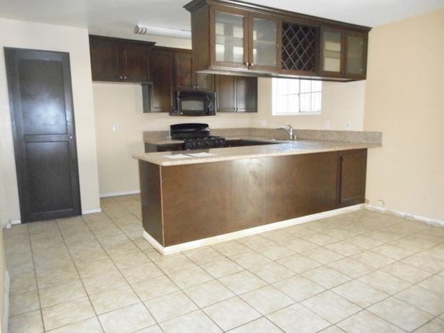 211 W Elm StCompton, CA, 90220Los Angeles County