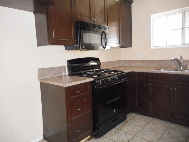 211 W Elm StCompton, CA, 90220Los Angeles County