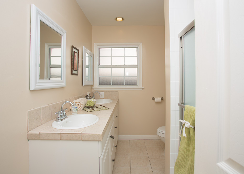 10239 Bellman Ave., Downey, United States 90241