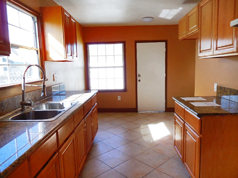 10993 Jackson AveLynwood, CA, 90262Los Angeles County