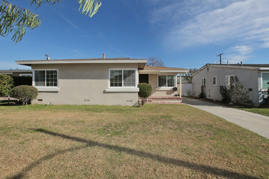 1105 Stanford Ave