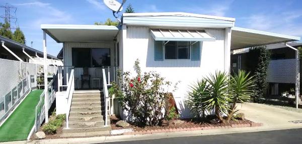 Whittier Mobile Country Club10550 Dunlap Crossing Rd #100Whittier, CA 90606