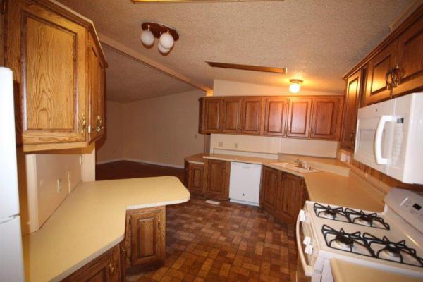 Lincoln Center MHP 9080 Bloomfield, #85Cypress, CA 90630