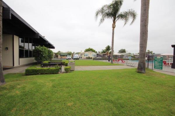 Lincoln Center MHP 9080 Bloomfield #213Cypress, CA 90630