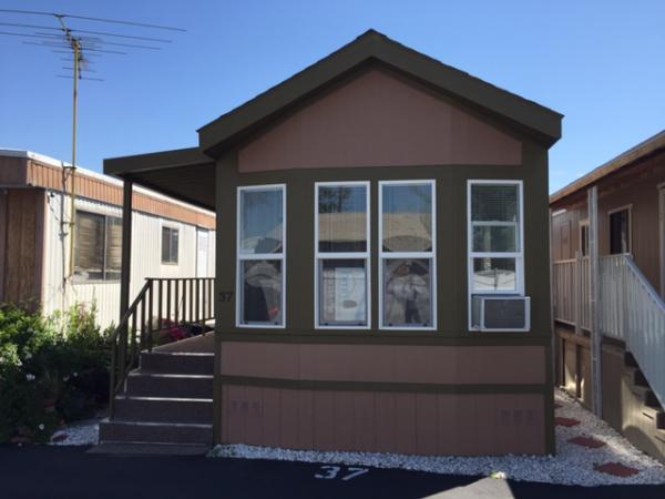 Crestview Lodge For Mobile Homes 2350 250th Street, #37Lomita, CA 90717