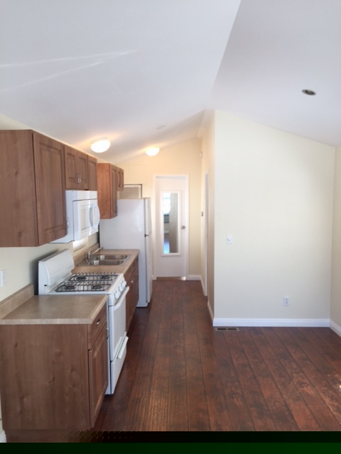 Crestview Lodge For Mobile Homes 2350 250th Street, #37Lomita, CA 90717