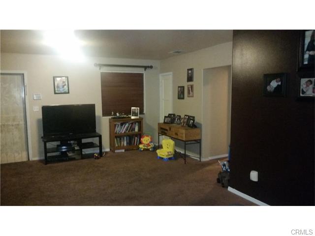 7422 Lionel St, Paramount, United States 90723