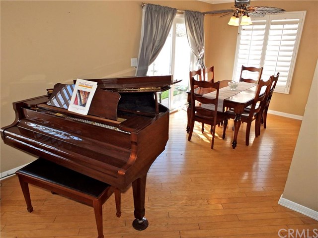 3327 California Avenue, Signal Hill, CA 90755