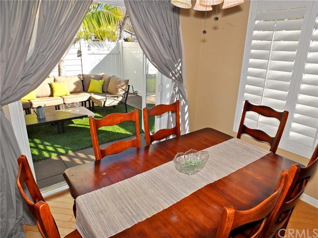 3327 California Avenue, Signal Hill, CA 90755
