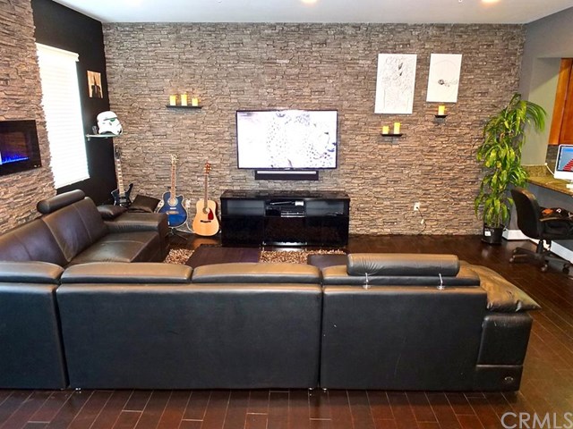 300 East 4th Street, Long Beach, United States 90802