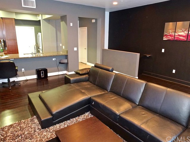 300 East 4th Street, Long Beach, United States 90802