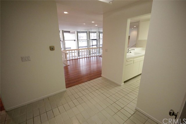 6120Marina Pacifica DrN, Long Beach, United States 90803