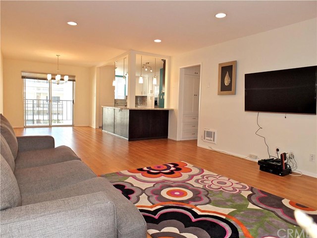 2121 East 1st Street, Long Beach, CA 90803