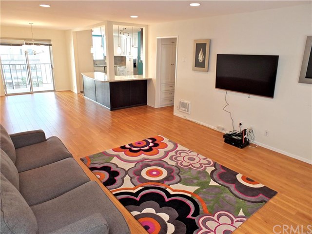 2121 East 1st Street, Long Beach, CA 90803