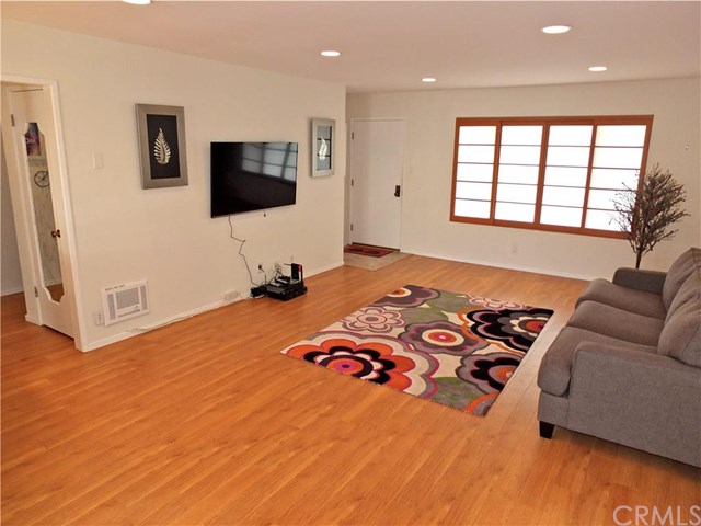 2121 East 1st Street, Long Beach, CA 90803