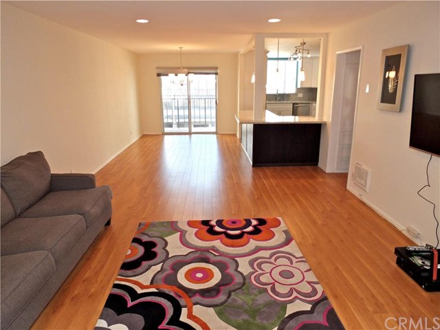 2121 East 1st Street, Long Beach, CA 90803