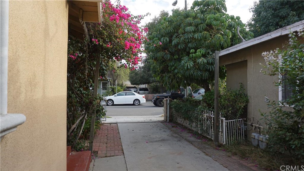 145 East Ellis Street, Long Beach, CA 90805