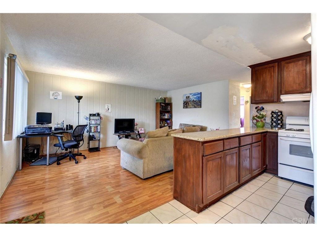 3245 Santa Fe Avenue, Long Beach, CA 90810