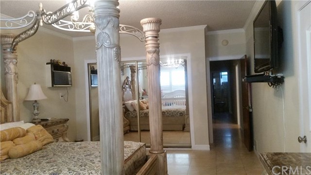 1044 Chestnut Avenue, Long Beach, CA 90813