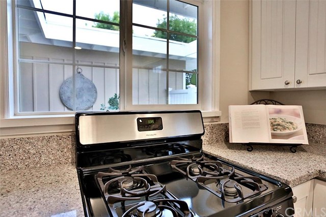 2022Stevely Ave, Long Beach, United States 90815