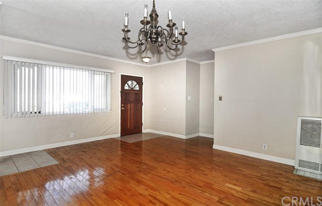 2041 Ostrom Avenue, Long Beach, CA 90815