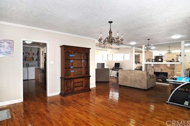 2041 Ostrom Avenue, Long Beach, CA 90815